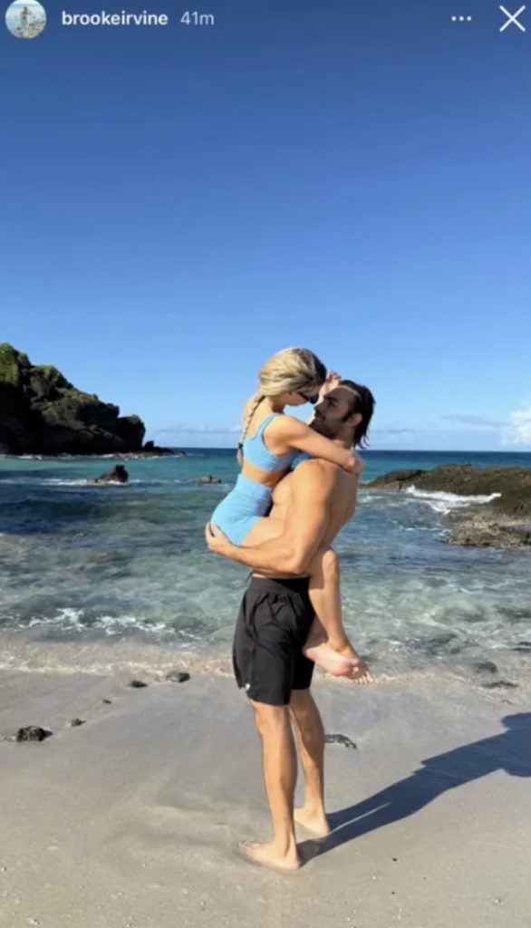 Bersama kekasih baru, Brooke Irvine (Foto: Instagram/brookeirvine)