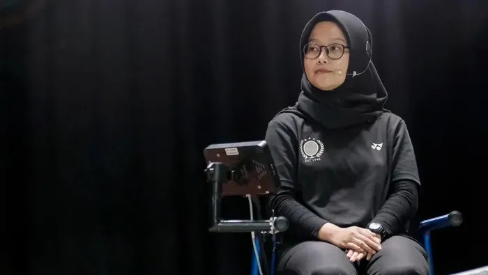 Farikha Sukratun Nikmah, Kasir Toko Bangunan Jadi Wasit Internasional