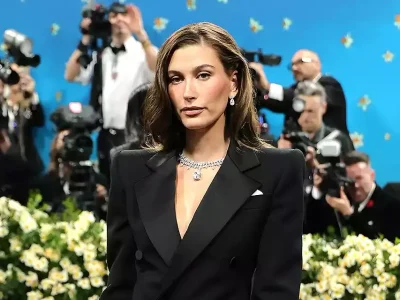Hailey Bieber menghadiri Met Gala 2025 tanpa suaminya, Justin. (Foto: Dia Dipasupil/Getty)