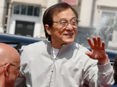 Jackie Chan mengomentari nominasi ‘Achievement in Stunt Design’ Oscar (Foto: Instagram/catmorley)