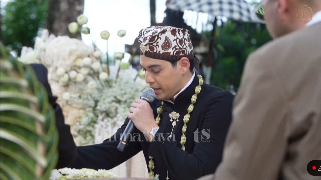 Ijab kabul berlangsung dengan lancar (Foto: YouTube/TS Media)