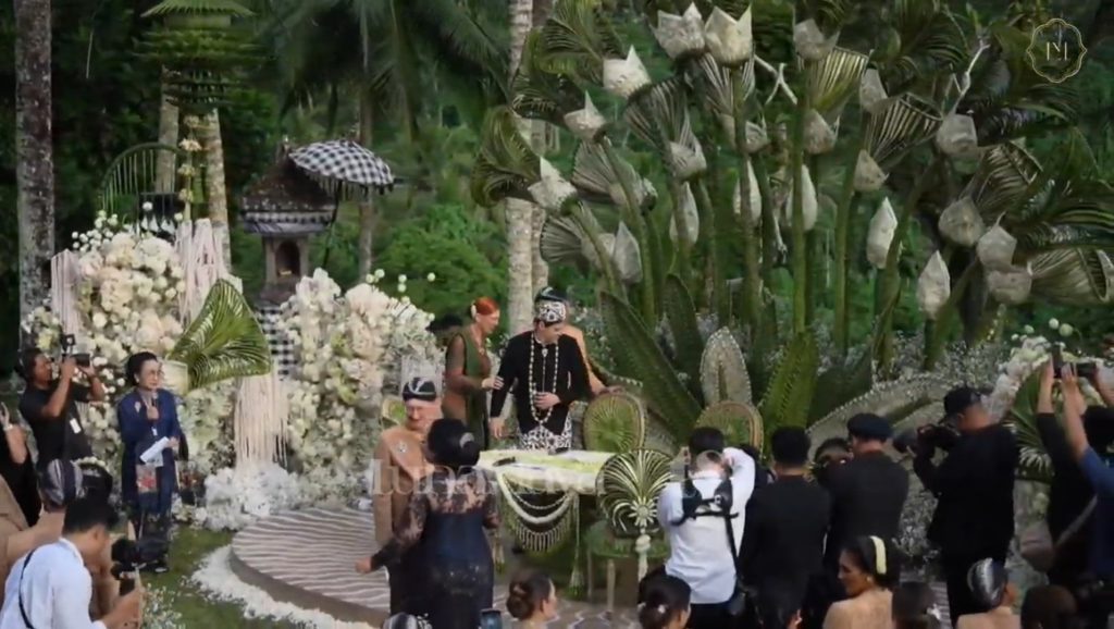 Venue pernikahan berada di antara Sungai Ayung dan Sungai Begawan (Foto: YouTube/TS Media)
