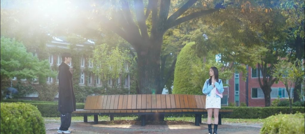 Pertemuan pertama antara dua pemeran utama ‘Spring of Youth’ (Foto: Dok. Netflix)