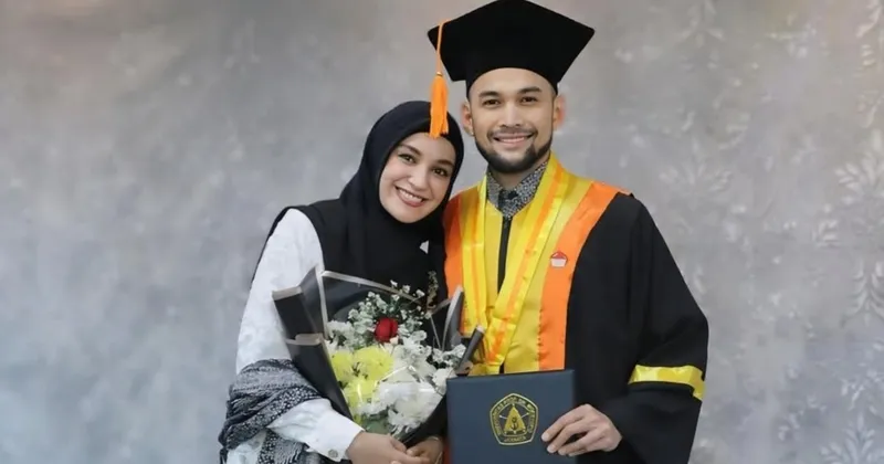 Teuku Wisnu Raih Gelar Sarjana Sosial Politik di Usia 40