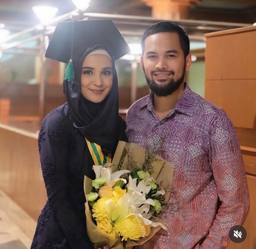 Wisuda Shireen Sungkar pada 2017 (Foto: Instagram/shireensungkar)