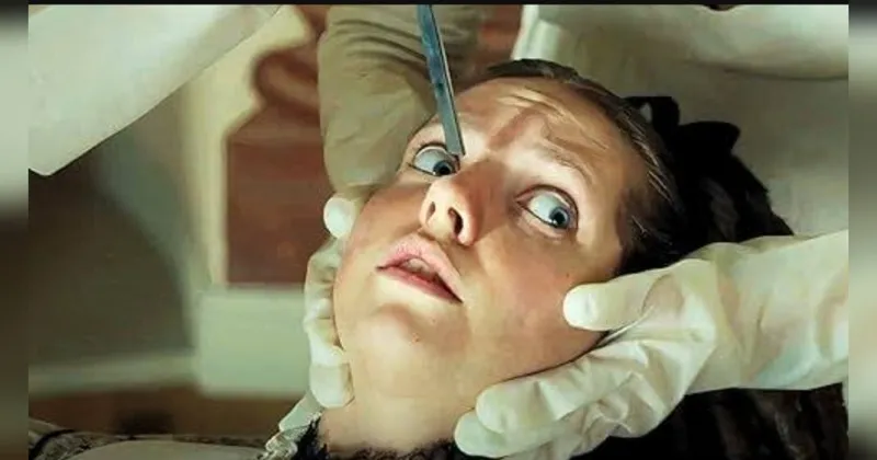 Sisi Gelap Cinderella Terungkap di Film ‘The Ugly Stepsister’
