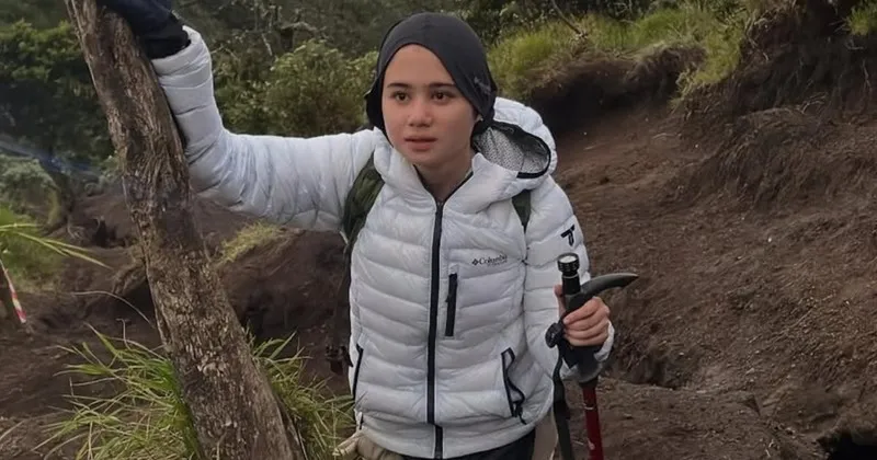 Potret Tissa Biani Taklukkan Gunung Merbabu