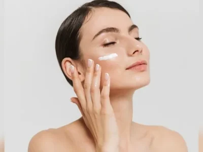 Tips memiliki basic skincare (Ilustrasi: Pinterest/jbodycollection)