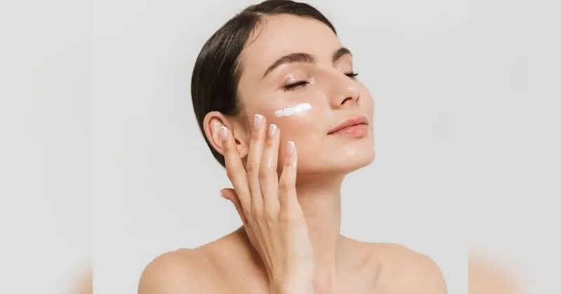 Kulit Makin Glowing Tanpa Ribet, Ini Rekomendasi Basic Skincare dari Ahli