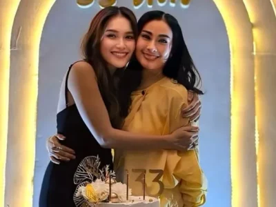 Ayu Ting Ting dan Iis Dahlia (Foto: Instagram/isdadahlia)