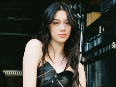 Megan KATSEYE mengakui dirinya biseksual. Foto: Dok. X @katseyeworld