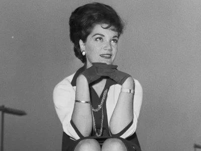 Connie Francis, penyanyi lagu Pretty Little Baby. Foto : Kenneth Denyer/Daily Express