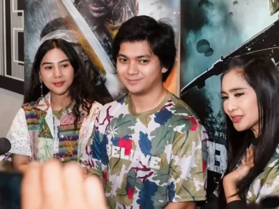Ajil Ditto (tengah) Perankan Sosok Militer di Film 'BELIEVE– Takdir, Mimpi, Keberanian'. (Foto: Bayu/Nyata)