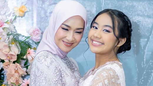 Alya Rohali dan anakanya. Foto : Instagram/arohali