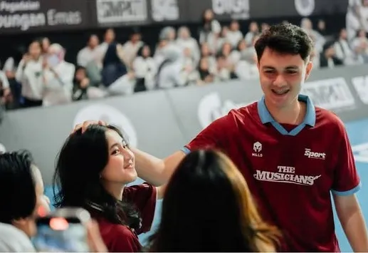 Diduga Pacaran, Nyoman Paul Mesra Bareng Keisya Levronka