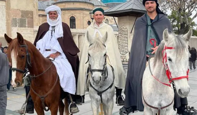 Demi Haji, 3 Pria ini Naik Kuda dari Spanyol ke Mekkah