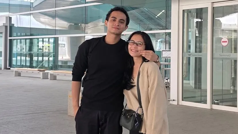 Prilly Latuconsina dan Omara Pamer Gaya Serasi di Korea Sekaligus Bikin ‘Prom Talk’