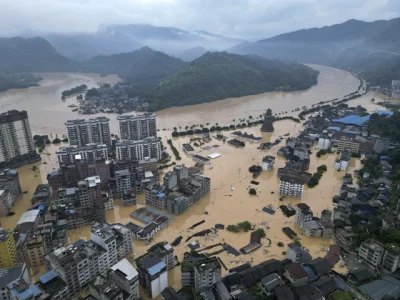 Foto udara kondisi banjir di Rongjiang, Guizhou, China. Foto: China Daily via REUTERS