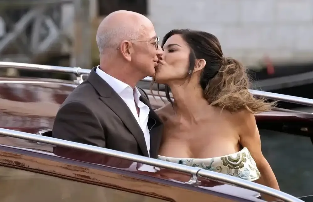 Jeff Bezos & Lauren Sanchez Gelar Pesta Pernikahan Mewah Bertabur Bintang