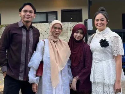 Marshanda dan Istri Ben Kasyafani menunjukkan kekompakan mereka sebagai ibu. Foto : Instagram/benkasyafani
