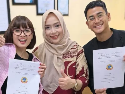 Chika Jessica dan Dwi Andhika berjuang bersama mengerjakan skripsi. Foto : Instagram/chikajessica88