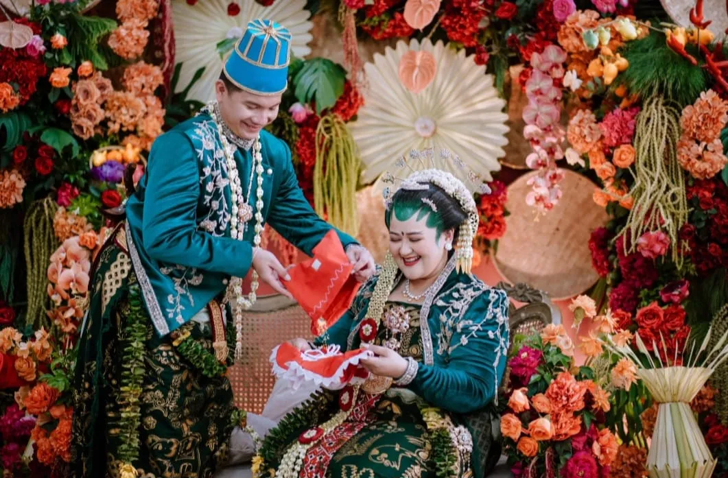 Tepat di Hari Pernikahan, Putri Habibie & Rafli Albera Rilis Lagu Baru