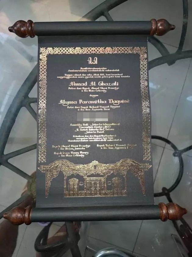 Tampilan undangan pernikahan Al Ghazali dan Alyssa Daguise. (Foto: Istimewa)