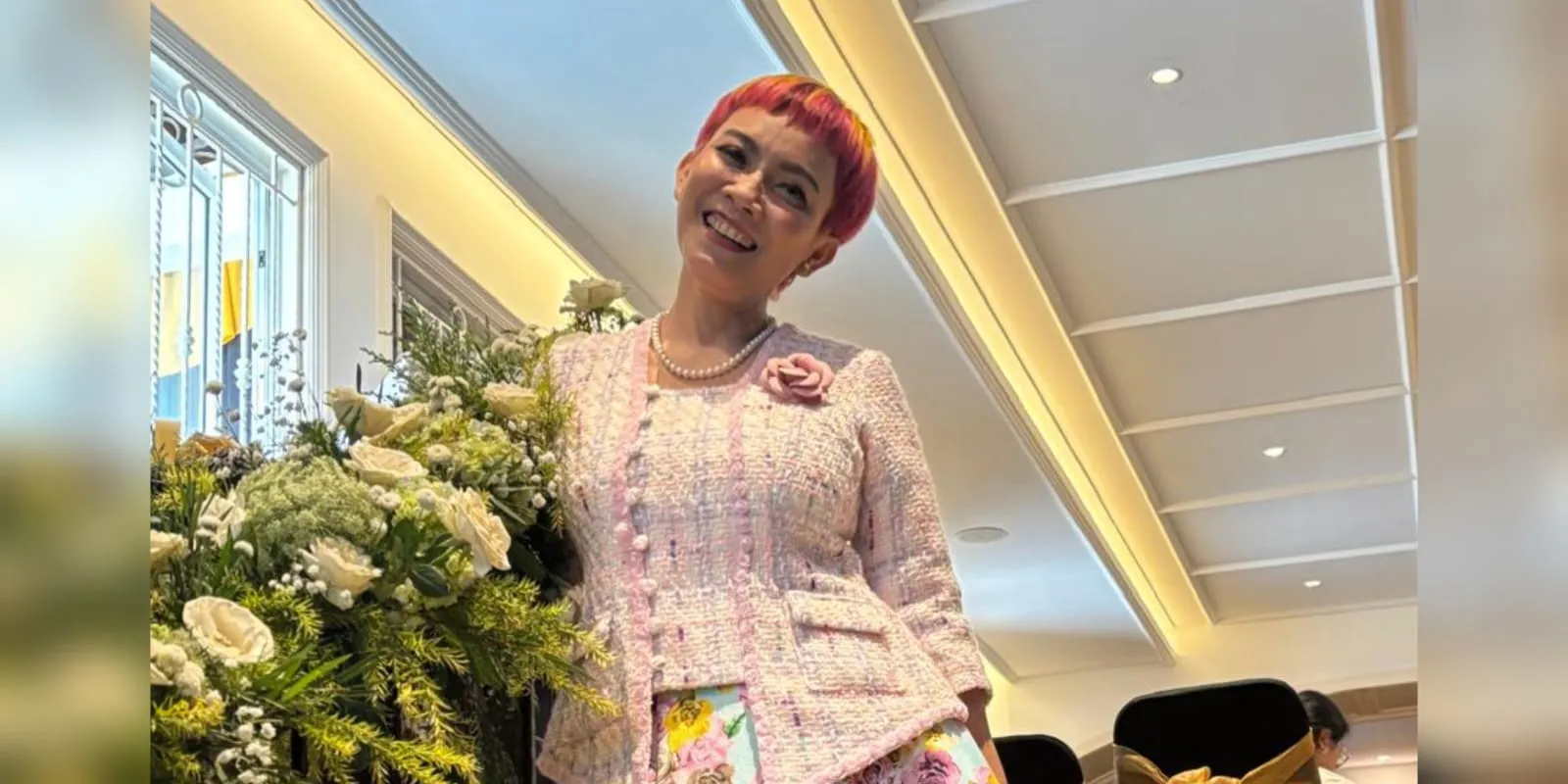 Transformasi Kebaya Jadi Outfit Harian ala Lenny Agustin