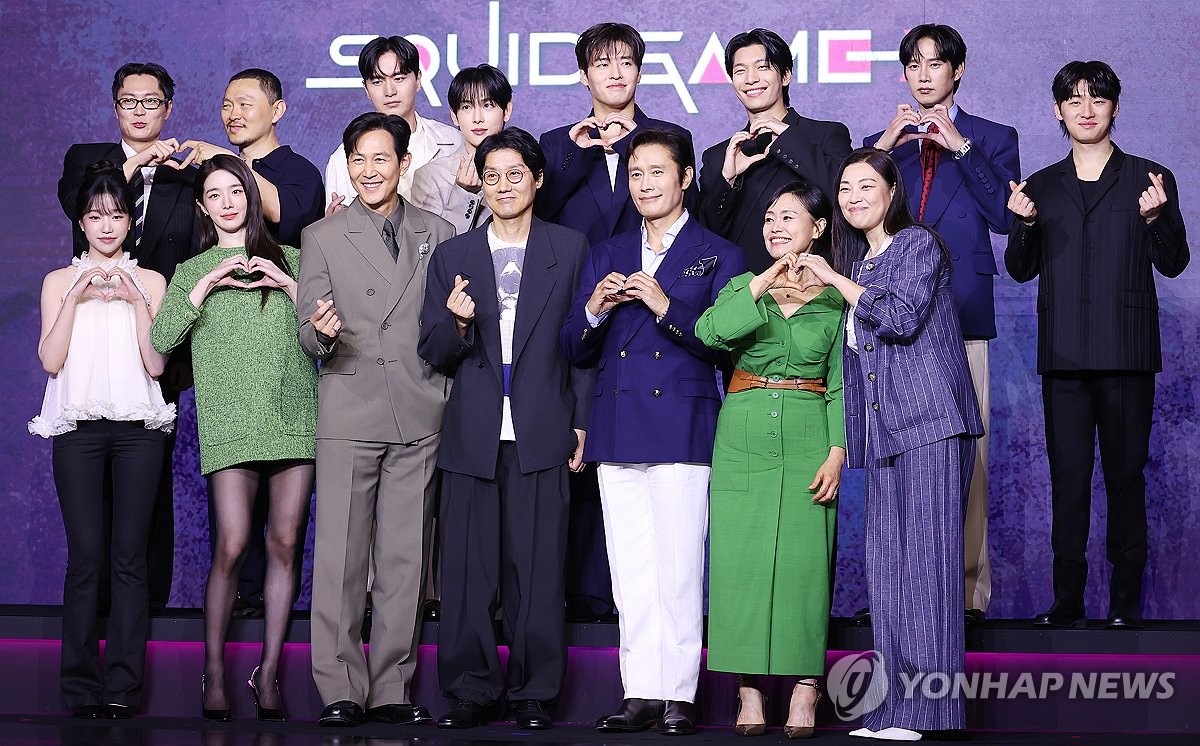 Pemeran 'Squid Game 3' saat konferensi pers. Foto: Dok. Yonhap