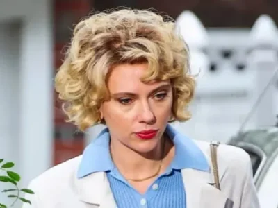 Scarlett Johansson tampil dengan rambut bob culry untuk film 'Paper Tiger'. Foto: Dok. Getty Images via InStyle