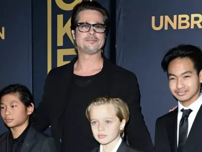 Brad Pitt bersama tiga anaknya, Pax, Shiloh, dan Maddox. Foto: Dok. Robyn Beck/AFP via People