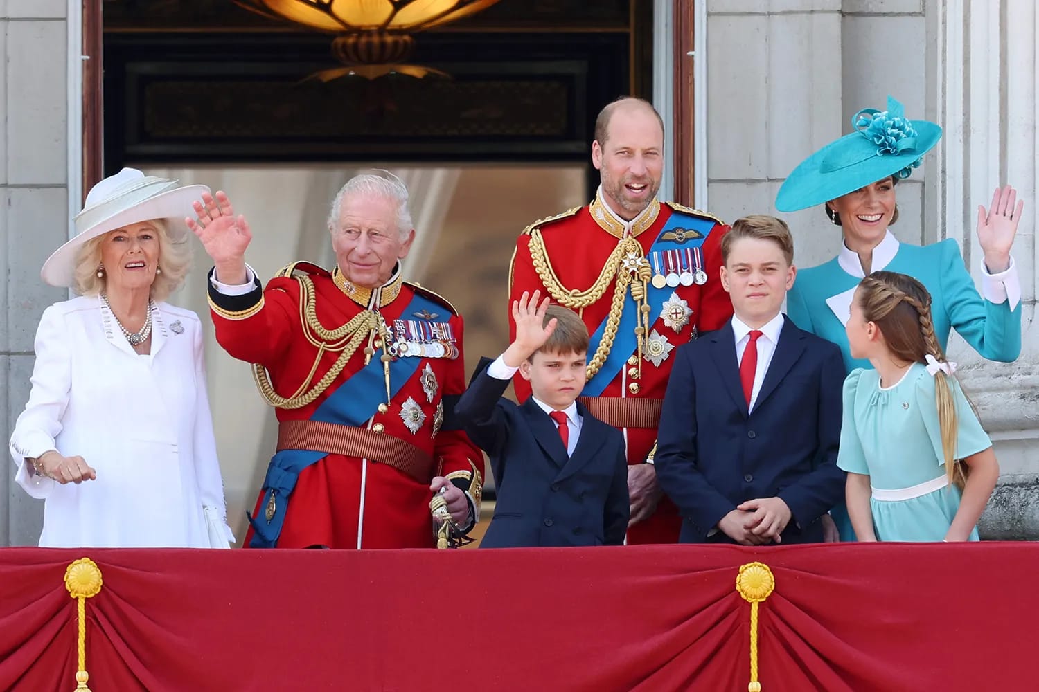 Keluarga kerajaan berkumpul saat Trooping the Colour. Foto: Dok. Chris Jackson/Getty