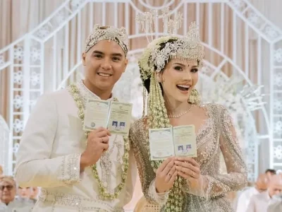 Al Ghazali dan Alyssa Daguise resmi menikah. Foto: Dok. Instagram @alyssadaguise