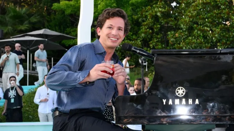 Charlie Puth Selesai Garap Album Baru, Bakal Rilis Tahun Ini