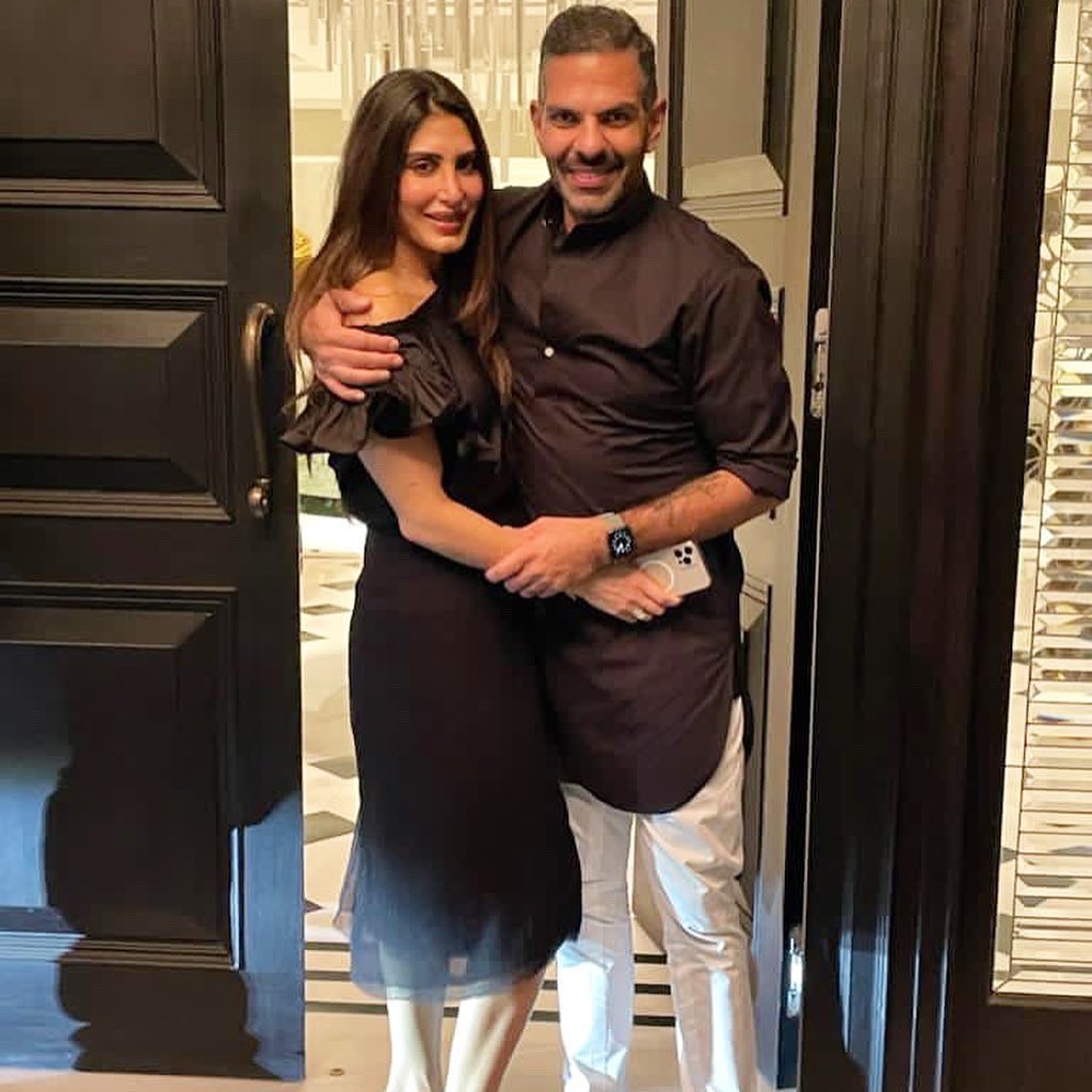 Sunjay Kapur dan istrinya, Priya Sakhdev. Foto: Dok. Instagram @priyasachdevkapur