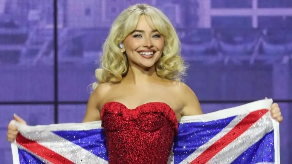Terinspirasi Silk Sonic, Sabrina Carpenter Ingin Konser Bebas HP