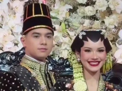 Alyssa Daguise dan Al Ghazali saat ngunduh mantu. Foto: Dok. Instagram @bennusorumba