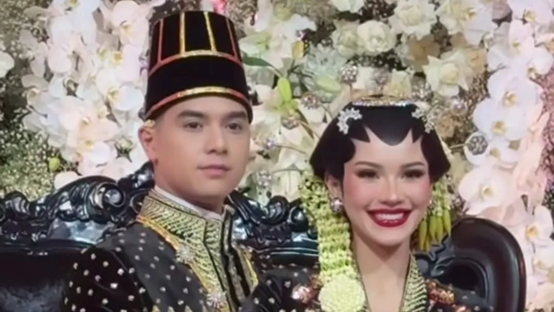 Ditegur Ibu, Tingkah Kocak Alyssa Daguise saat Ngunduh Mantu