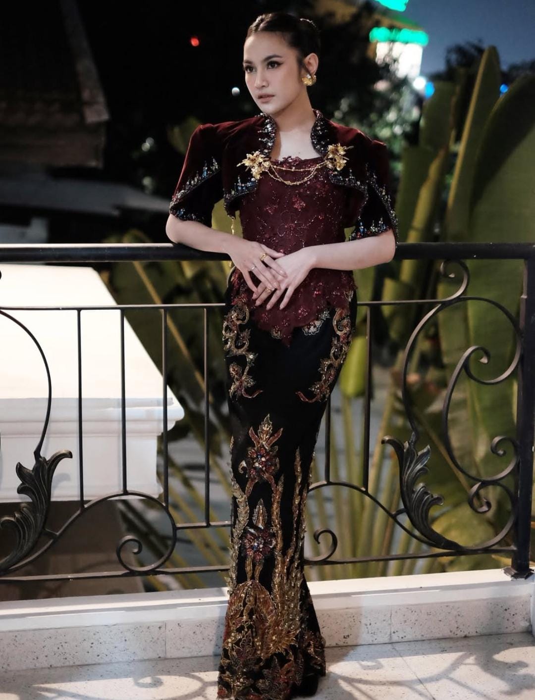 Mahalini dalam balutan kebaya rancangan Lisa Ju. Foto: Dok. Instagram @lisajuofficial