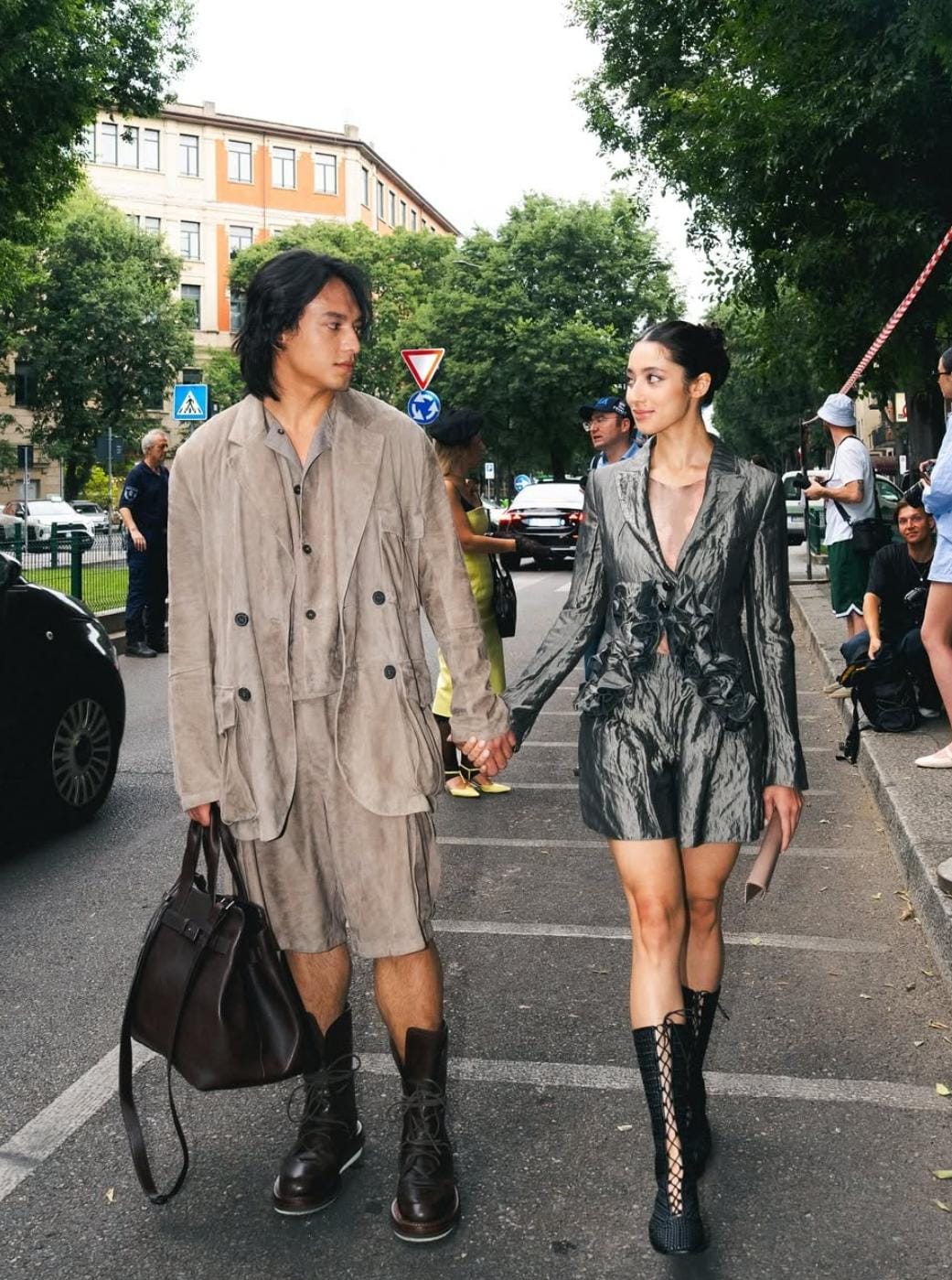 Jefri dan Ameera di fashion show Emporio Armani. Foto: Dok. Instagram @littlemisskhan