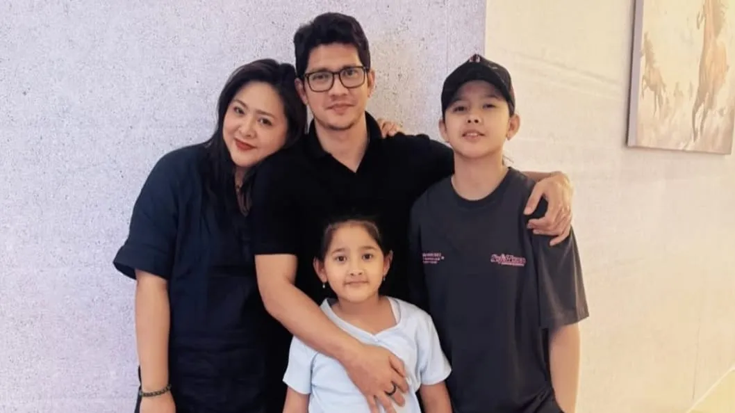 Anniversary ke-13, Iko Uwais dan Audy Item Dapat Kejutan dari Anak