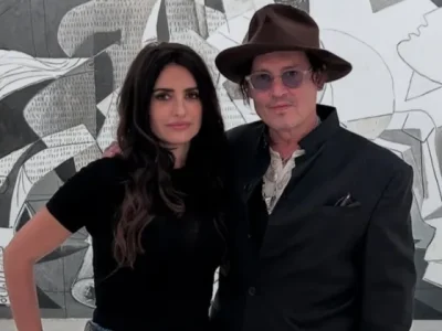 Penelope Cruz dan Johnny Depp di tengah istirahat syuting film ‘Day Drinker’ (Foto: Instagram/museoreinasofia)