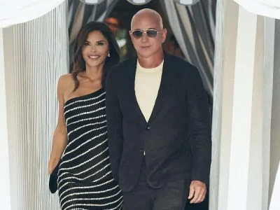 Jeff Bezos dan Lauren Sanchez tiba di Venesia pada Rabu, 25 Juni 2025 menjelang pernikahan. Foto : Getty Images