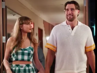 Taylor Swift dan Travis Kelce debut di red carpet. Foto : Instagram/te_university