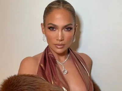 Jennifer Lopez kejutkan penggemar (Foto: Instagram/jlo)
