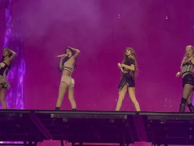 BLACKPINK mulai tur konser ‘Deadline’. Foto: Dok. X @honorslisa