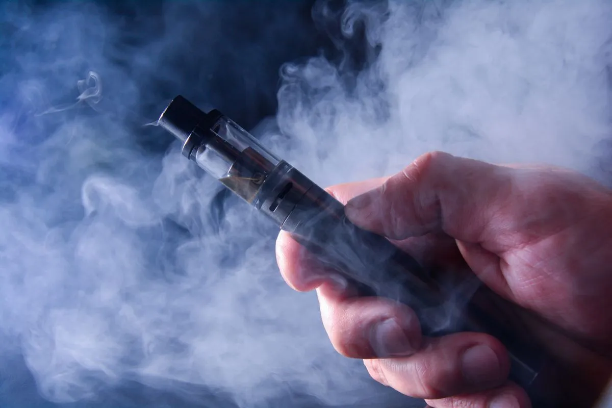 Gunakan Vape Selama 12 Tahun, Pria Ini Alami Serangan Jantung