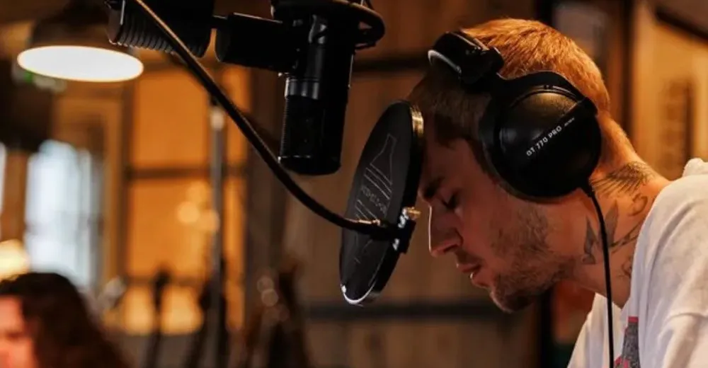 Justin Bieber Curhat soal Tekanan Mental di Album Terbaru ‘Swag’