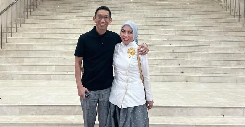 Rayakan 30 Tahun Pernikahan, Melly Goeslaw  Gelar Kawin Massal