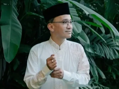 Ruben Onsu menjadi mualaf dibimbing oleh Habib Usman. Foto: Dok. Instagram @ruben_onsu